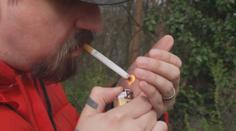 Kuřákům se opět zvedla spotřební daň. Cigarety radši kupují v Polsku