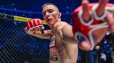 Perfektně načasované KO: Soupeř šel k zemi vteřinu před gongem