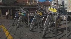 Brno spouští bikesharing zdarma. Lidé si mohou kolo půjčit i dvakrát denně