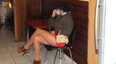 Prostitut vytáhl na pumpě falešnou stoeurovku, kterou dostal za sex