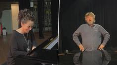 VIDEO: Lucie Bílá sedla za klavír a děly se věci. Malásek zpěvačku parodoval