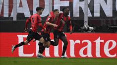 AC Milán porazil Monzu, mladík oslavil premiéru gólem. Vyhrál i první Inter