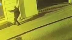 VIDEO: Kamera zachytila vraha z Bratislavy. Na oběti střílel zblízka