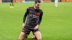 Momenty 14. kola Bundesligy: Terrier jako škorpion a Lewelingova bomba