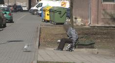 Sem žebráci nesmějí! Město u Zlína jde proti loudilům peněz
