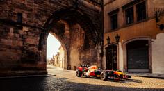 Formule 1 a další stroje rozburácí Prahu. Red Bull Showrun živě na Nova Action