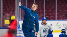 Velká pocta pro českého trenéra! Bude trénovat přední tým NHL