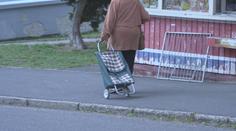 Mnoho seniorů má problém vyžít z důchodu. Nejvíce platí za bydlení a léky
