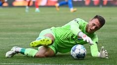Létající Letáček. Český brankář uchvátil Getafe skvělým zákrokem