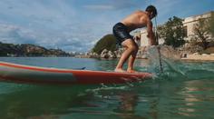 Paddleboarding vede v popularitě mezi vodními sporty. Nemusíte zůstávat jen na jezeře