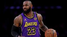 Další sezóna pro hvězdného LeBrona. V Lakers si za rok vydělá miliardu