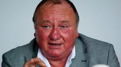 Jandák je po operaci žlučníku. Trpěl bolestí a hádkami
