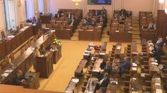 Poslanci schválili prodloužení nouzového stavu. Potrvá do konce června