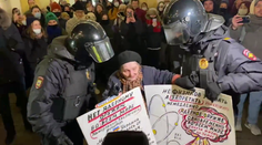 VIDEO: Policie zatkla přeživší obléhání Leningradu. Protestovala proti válce