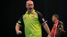 Michael van Gerwen vyhrál Premier League podruhé v řadě a je ve vedení