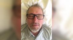 Muž po mrtvici ležel v nemocnici a nemluvil. Nikdo netušil, kdo to je