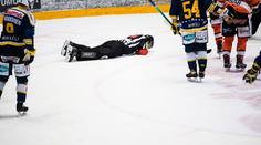 Sedm zubů venku! Rozhodčí dostal ránu pukem, bere to s humorem