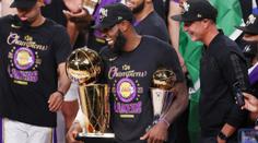 King James! Hvězdný LeBron ve finále opět zářil a získal cenu MVP