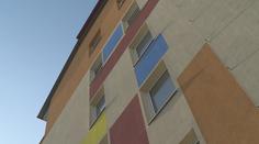 Seniorka (86) v Jihlavě vypadla z okna svého bytu. Na místě zemřela