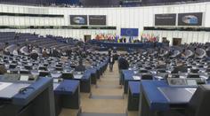Europoslanci jednají o Ukrajině. Ve hře je i zastavení dotací Maďarsku