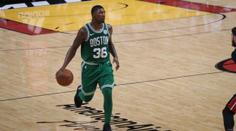 Boston vyhrál pojedenácté v řadě, porazil Charlotte. Irving se zranil!