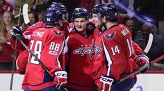 Washington se vysokou výhrou nad Carolinou vrátil do čela NHL