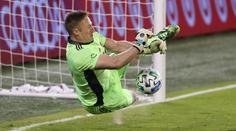 Borec na konec: Jako zeď! Gólman chytil v rozstřelu všechny penalty