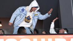 Justin Bieber navrhl dresy hokejového Toronta. Jde o módní novinku