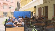 Posezení v hospodě zdražuje. O tolik víc nás bude stát pivo i jídlo. ANKETA