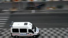 VIDEO: Řidič s policií v patách projel na ranvej letiště v Lyonu