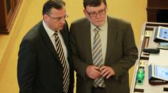 Šéf poslanců ODS se pokusí umravnit rebely ve své straně