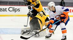 VIDEO: Sidney Crosby brilantním zákrokem hokejkou zabránil gólu
