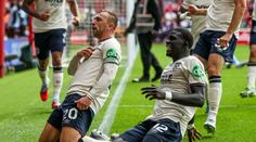 Liverpool si ve šlágru smlsnul na Arsenalu. West Ham má první výhru sezóny, Citizens padli
