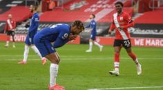 Chelsea překvapivě ztratila body. Liverpool padl v derby s Evertonem