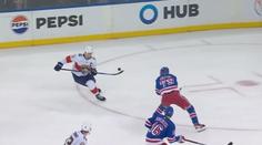 Asistence sezony! Barkov si zažongloval, pak přihrál ve skoku plavmo