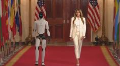 V Bílém domě byl summit o technologiích. Melania Trumpová přišla s humanoidem