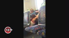 Sex před očima cestujících: Dívky si to orálně rozdávají ve vlaku! VIDEO