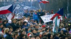 Demonstrace, oslavy i živé vysílání! Co se bude o víkendu dít? PŘEHLED