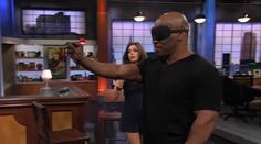 Koordinace ruky a oka? Mike Tyson ukázal, že stačí přesná pravačka