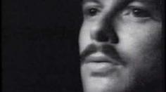 Zemřel americký zpěvák Scott McKenzie, nazpíval hymnu hippies