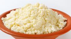 Do českých obchodů se dostal sýr s nebezpečnou bakterií. V žádném případě ho nejezte