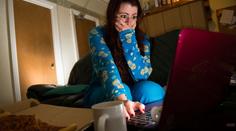 Láska přes internet. Podvodníci ženu připravili o více než milion korun