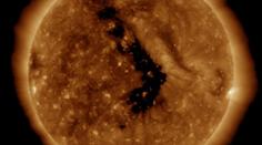 Sluneční vítr z koronální díry vyvolá na Zemi geomagnetickou bouři