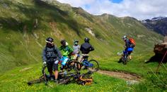 Na kola do Itálie: Nejen bikerské traily, ale i skvělé jídlo a zábava!