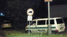 Mrtvola muže páchla v chatce dva týdny. Našli ji kamarádi