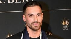 Adam Šedro z Love Islandu se bude ženit. Partnerku překvapil prstýnkem na Bali