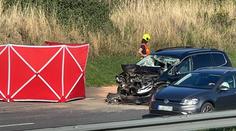 Při nehodě na D8 zemřel jeden člověk. Provoz na dálnici brzdily dlouhé kolony