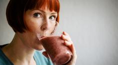 Obchody stahují ovocný nápoj. Nepijte ho, hrozí po něm nevolnosti i zažívací potíže