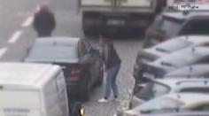 Spor o parkování skončil rvačkou a vypuštěnými koly. Zasahovala policie