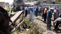 Čtyřicet dětí zemřelo při srážce autobusu s vlakem v Egyptě
